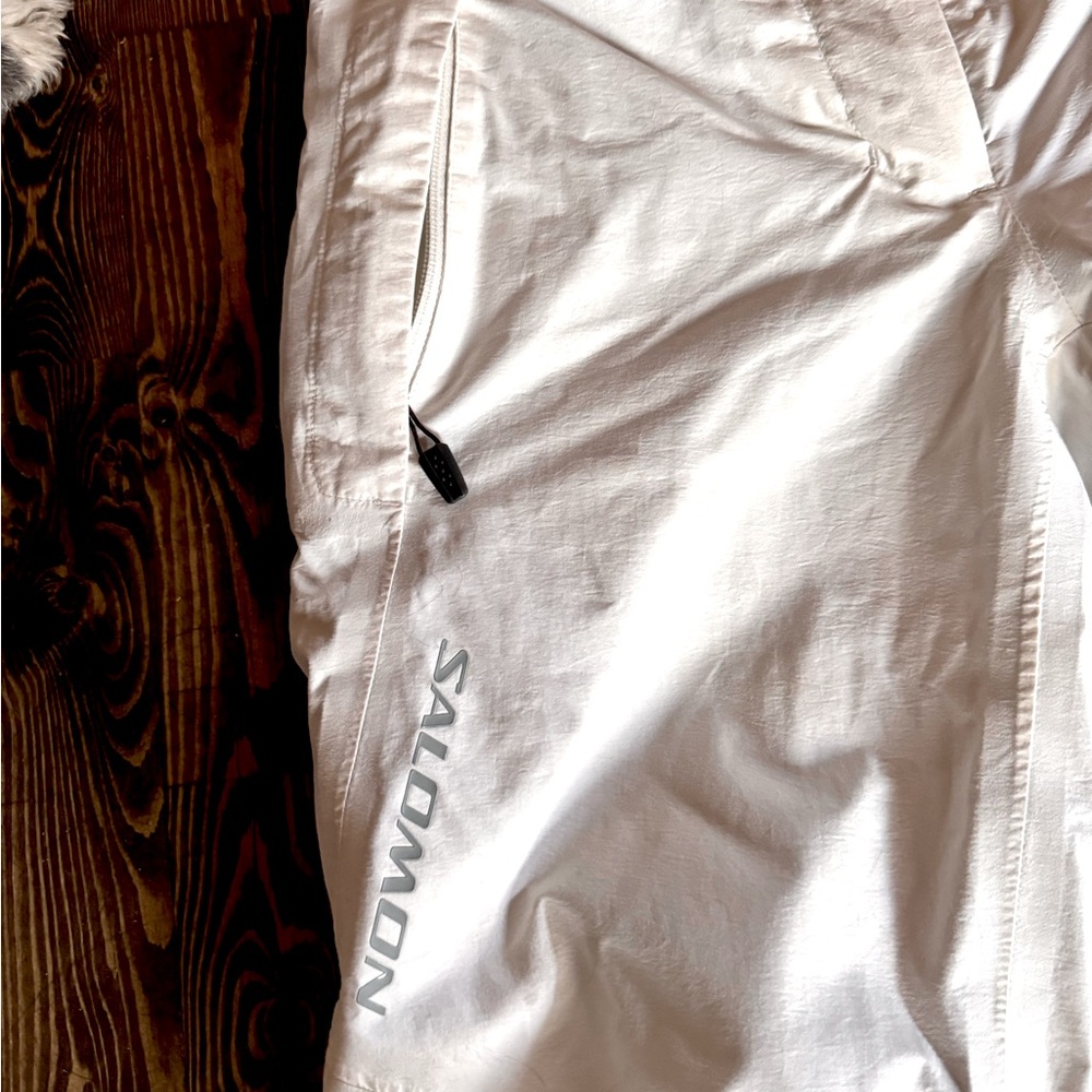 White Salomon GORTEX SKI PANTS! Size 6